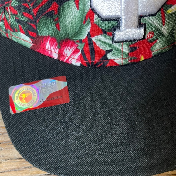 Top of the World Indiana University IU Hoosiers Hawaiian Floral Snap Back Hat - Picture 2 of 6
